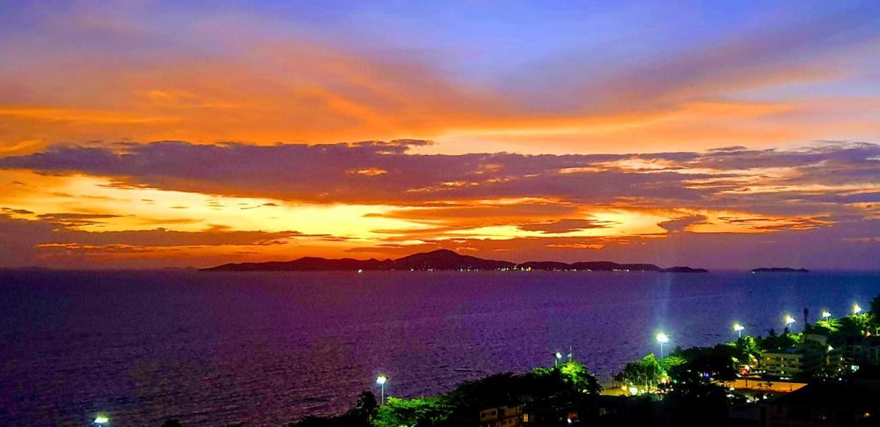 Sea View Beachfront Condos Pattaya Jomtien Beach Exterior foto