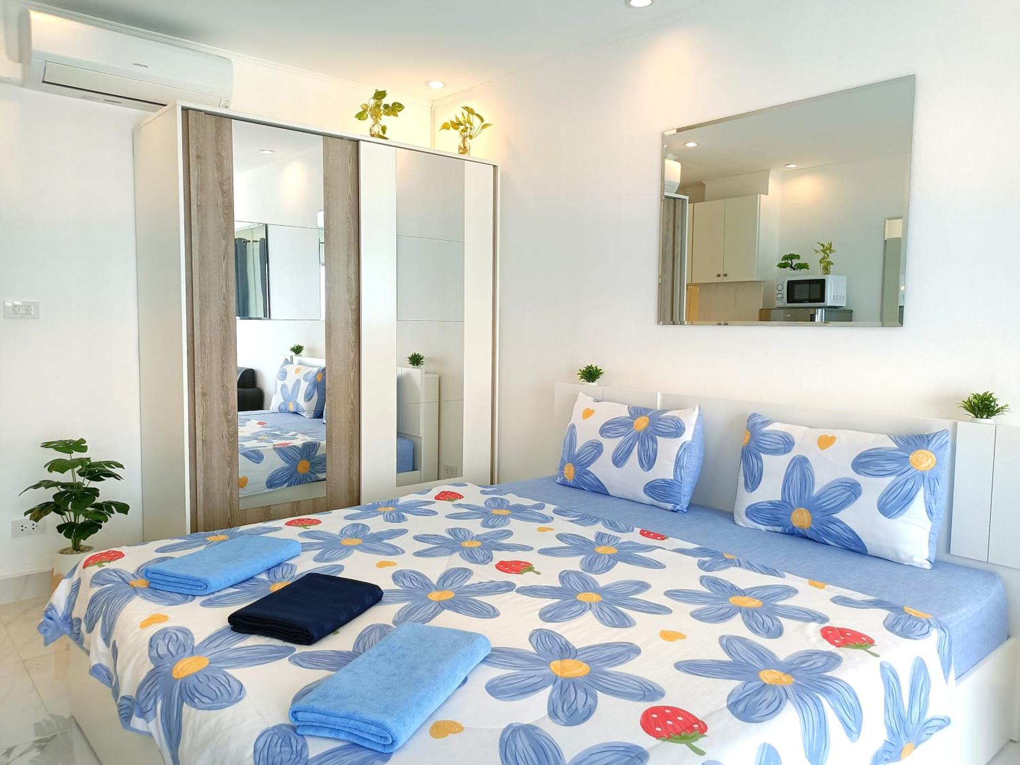 Sea View Beachfront Condos Pattaya Jomtien Beach Exterior foto